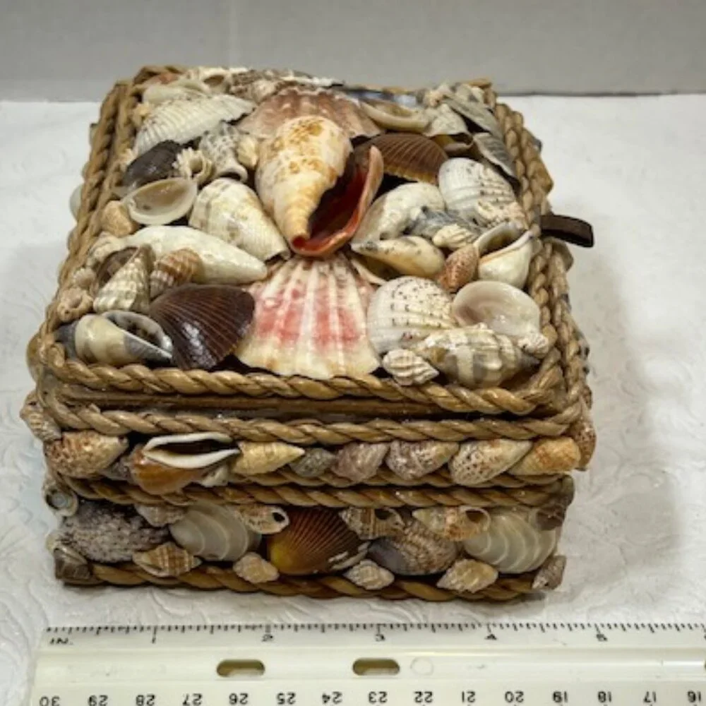 VTG Nautical Coastal Shell Encrusted Trinket, Jewelry Box, Sailor Valentine Box